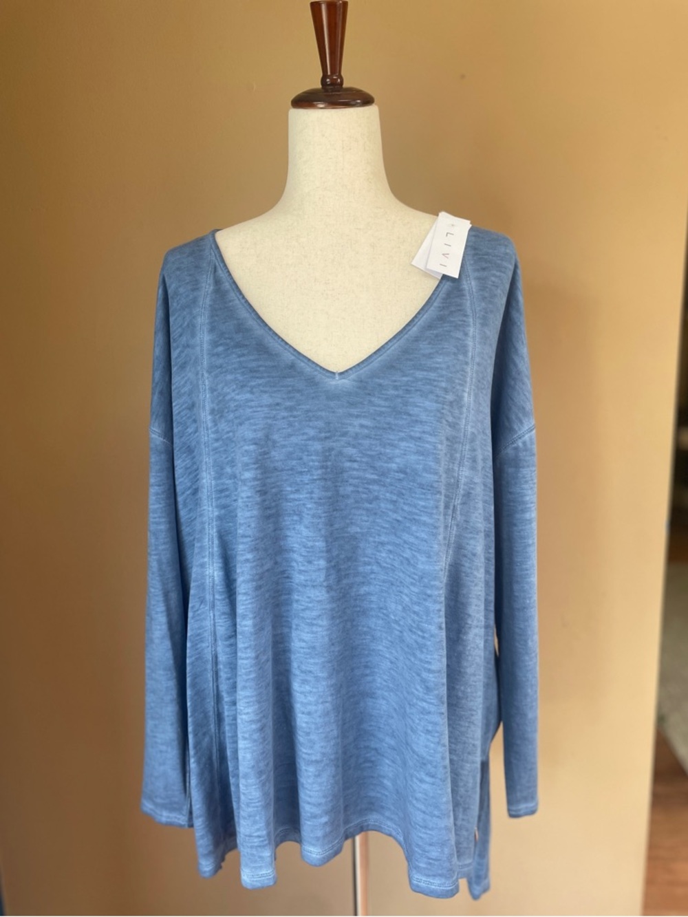 LIVI Lane Bryant Split Hem Tunic Top Size 26/28 Soft Long Sleeve Blue Activewear